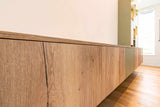 Houten hoge vakkenkast-Hout en Vorm-Woonkamer-Hoge houten vakkenkast-OBLY