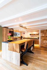 Houten hoge vakkenkast-Hout en Vorm-Woonkamer-Hoge houten vakkenkast-OBLY