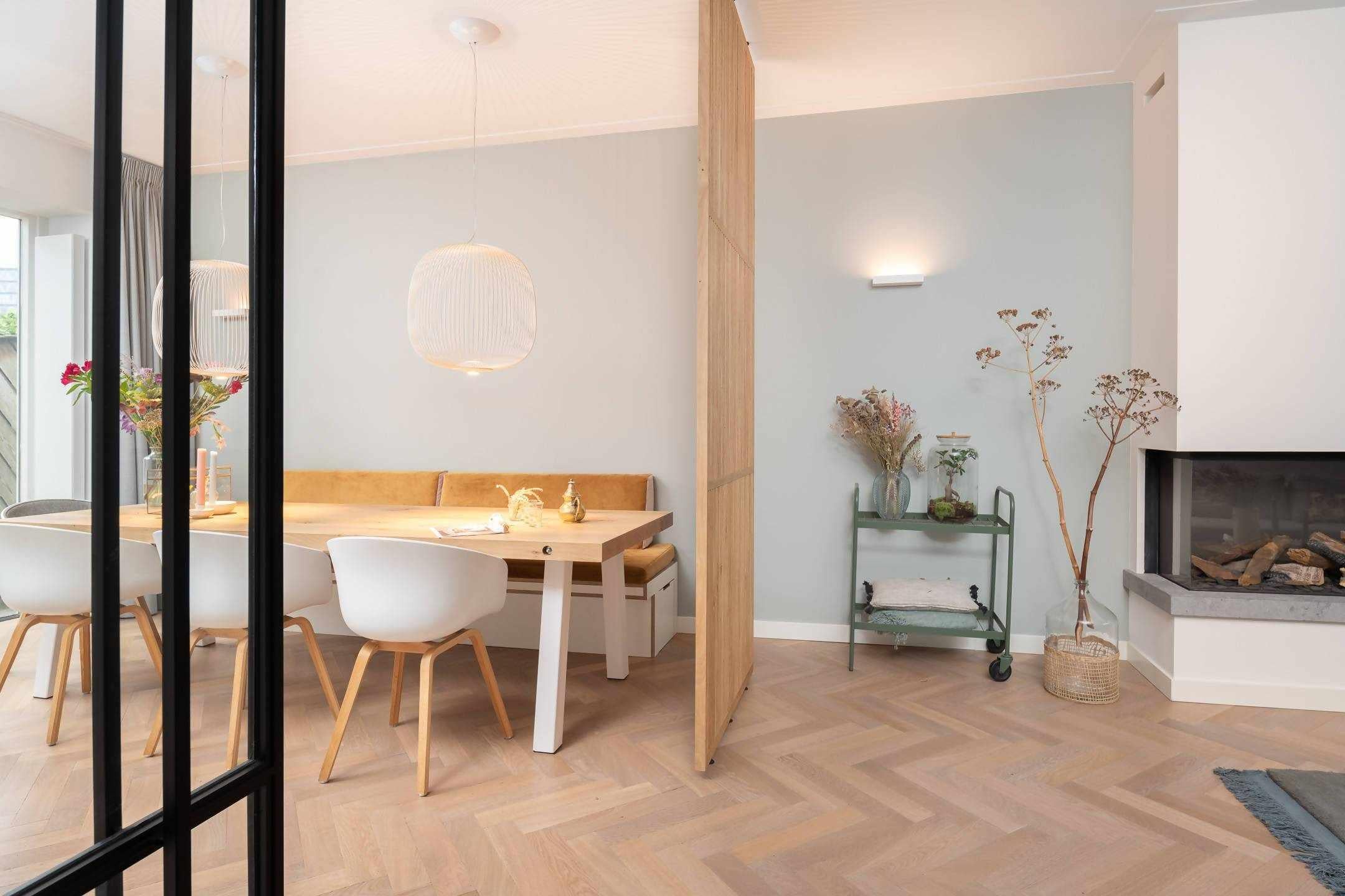 Houten roomdivider in karakteristieke woning-Houten roomdivider-alle,Keuken,Woonkamer-Houten roomdivider in karakteristieke woning -OBLY