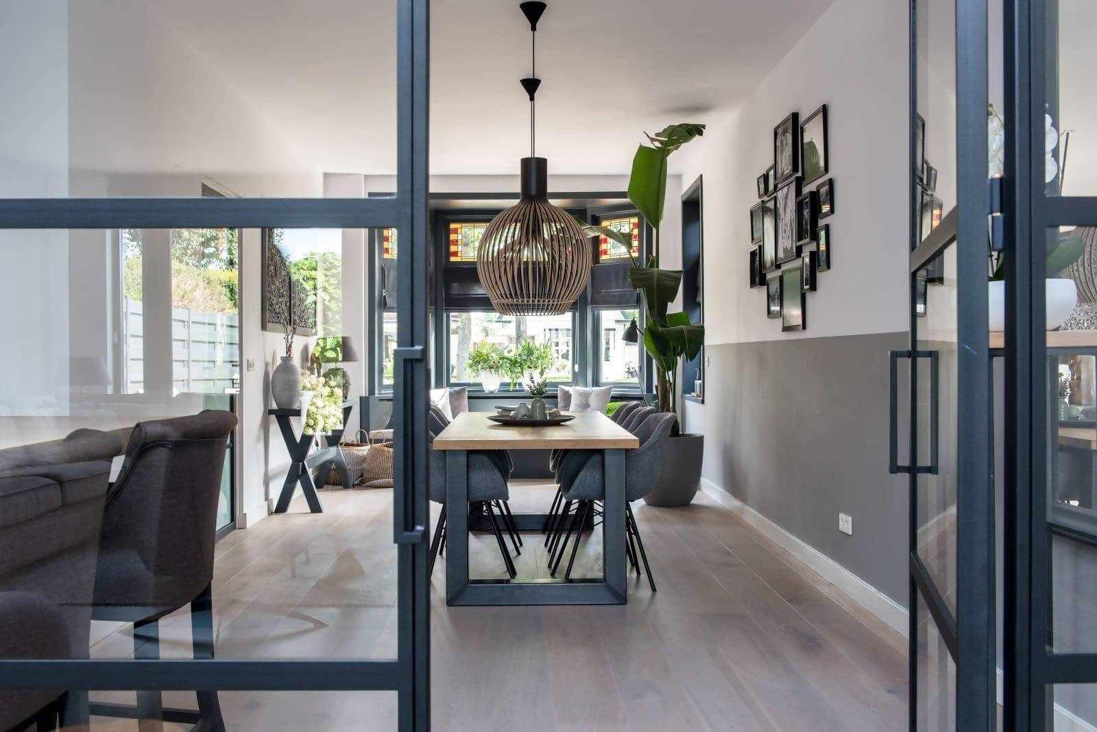 Indeling begane grond jaren 30 woning-Lifs Interior Design-En-suite indeling,Indeling begane grond,Interieur inspiratie,Maatwerk interieur,Stalen deuren interieur,Visgraat vloer,Wonen jaren 30 stijl,woonkamer-Jaren 30 woning indeling begane grond -OBLY