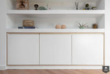 Interieur jaren 30 woning met houten meubelen-Content Traprenovatie-alle,Woonkamer-OBLY
