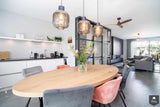 Interieur, maatwerk en verlichting voor stadsvilla-Interior Styling by Madeleine-alle,Keuken-OBLY