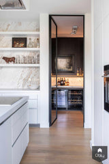 Interieurontwerp appartement vol kunst-Erik Koijen-alle,Woonkamer-OBLY