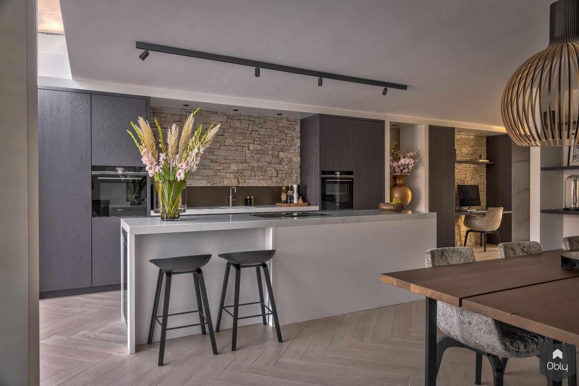 Interieurontwerp en realisatie woning aan het water-Studio MBC Interieurontwerp-#designwoning,#interieurarchitectuur,#interieurontwerp,#lichtplan,#maatwerk,#modernwonen,#wooninspiratie,alle,Keuken-OBLY