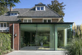 Jaren '30 woning met moderne glazen uitbouw-Nest-GlazenUitbouw,ModerneArchitectuur,OpenLeefruimte,VeelLichtinval,Woonkamer-Jaren '30 woning met moderne glazen uitbouw-OBLY