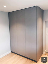 Kleedkamer met vaste garderobekasten en ladekasten-Bjorn Interieurontwerp & Realisatie-alle,Slaapkamer-OBLY