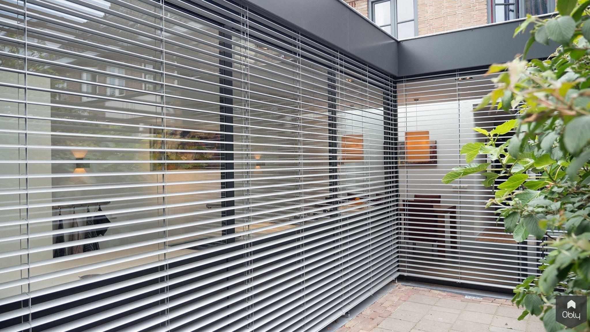 Luxe aanbouw met aluminium schuifpui-Van Os Architecten-Aanbouw,alle,aluminium schuifpui,lichtstraat plafond,moderne uitbouw,open leefruimte,tuinverbinding-OBLY
