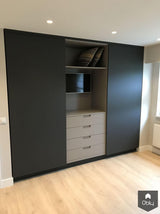 Maatwerk kastenwand met garderobekast en tv-meubel in één-Bjorn Interieurontwerp & Realisatie-alle,Slaapkamer-OBLY
