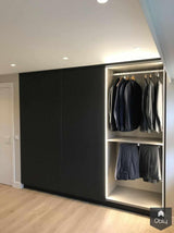 Maatwerk kastenwand met garderobekast en tv-meubel in één-Bjorn Interieurontwerp & Realisatie-alle,Slaapkamer-OBLY