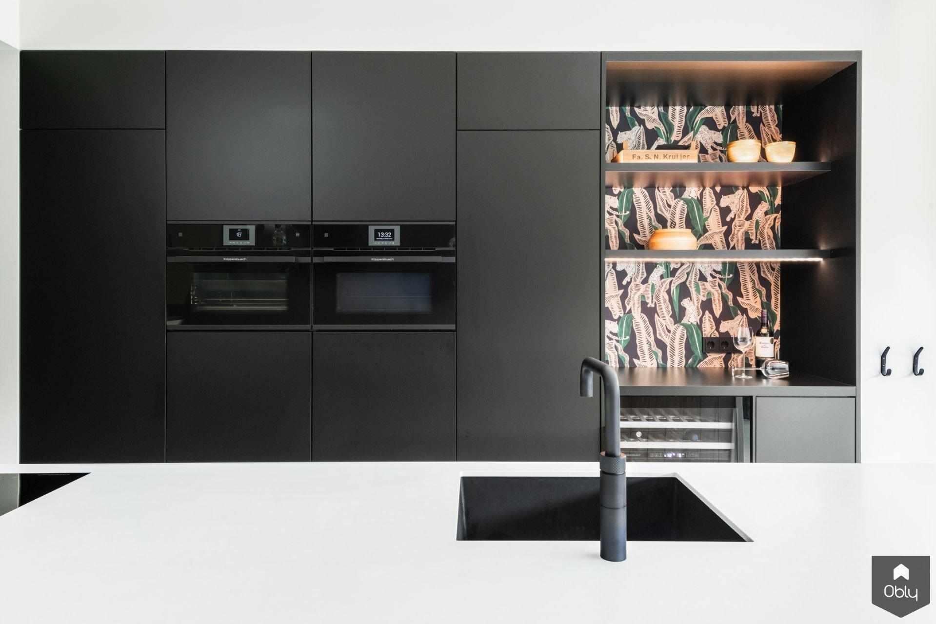 Maatwerk keuken in zwart met wit en eiken-Ergoform-alle,Keuken-OBLY