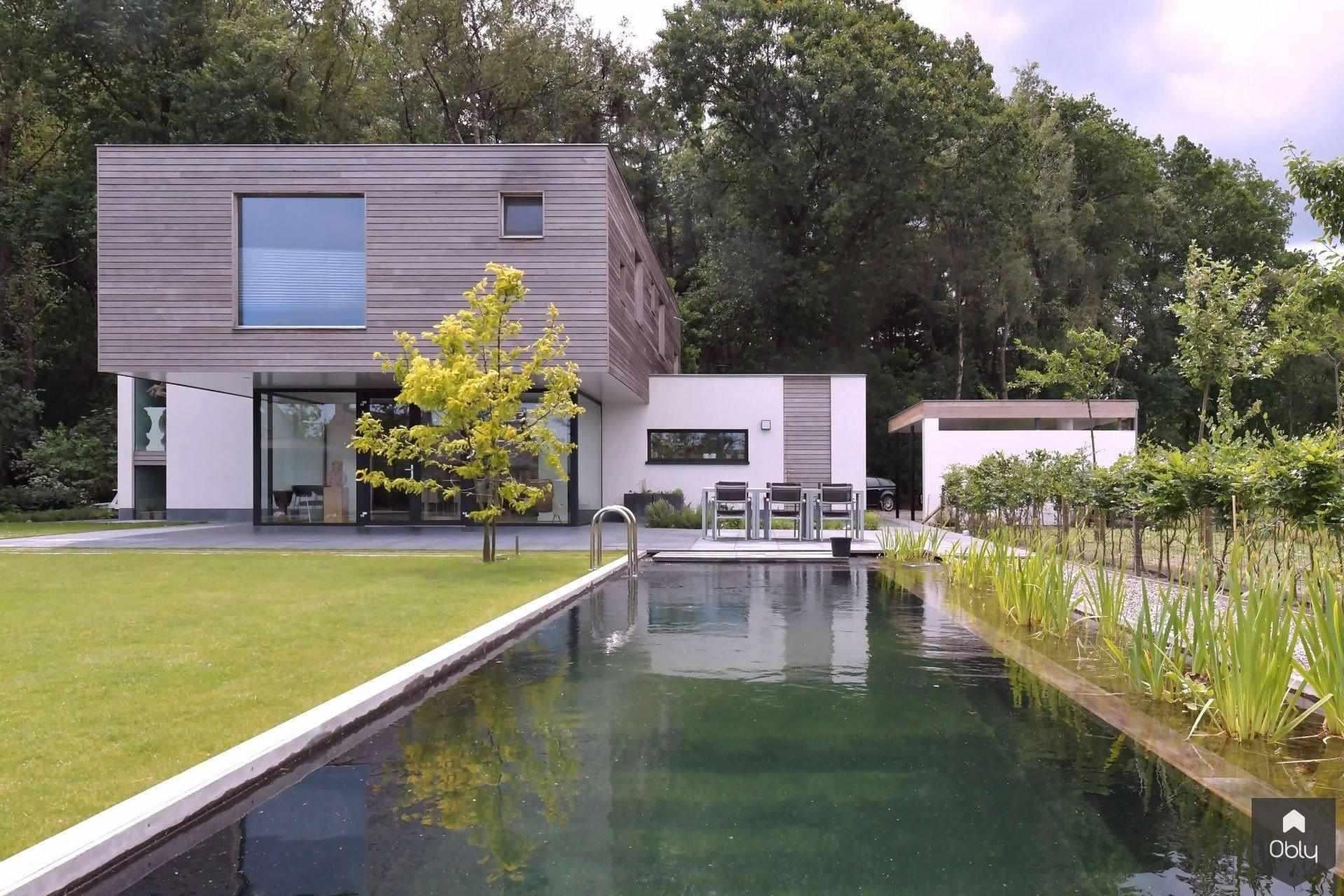 Minimalistische villa-Spanjers Architect-alle,eigentijdse woning,Exterieur vrijstaand,hout en wit,minimalistische villa,moderne architectuur,strakke lijnen,villa ontwerp,Vrijstaand-OBLY