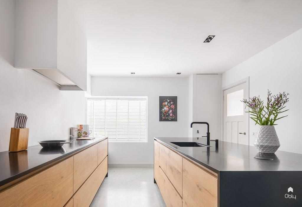 Moderne, industriële woonkeuken van Arpa Fenix en hout-Robert Tediek Keukens & Interieur-alle,Keuken-OBLY