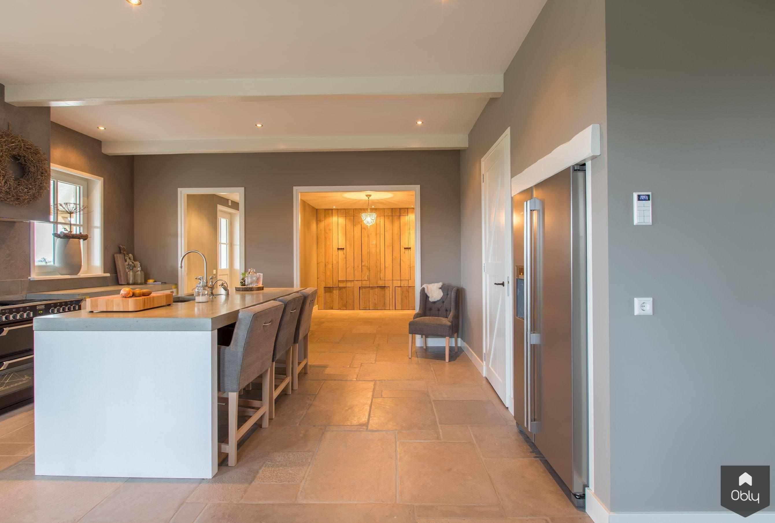 Moderne woning met Chateau Carreau vloeren-Van den Heuvel & Van Duuren-alle,Keuken,keuken met natuursteen vloer,open keuken woonkamer,warme keuken inrichting-OBLY