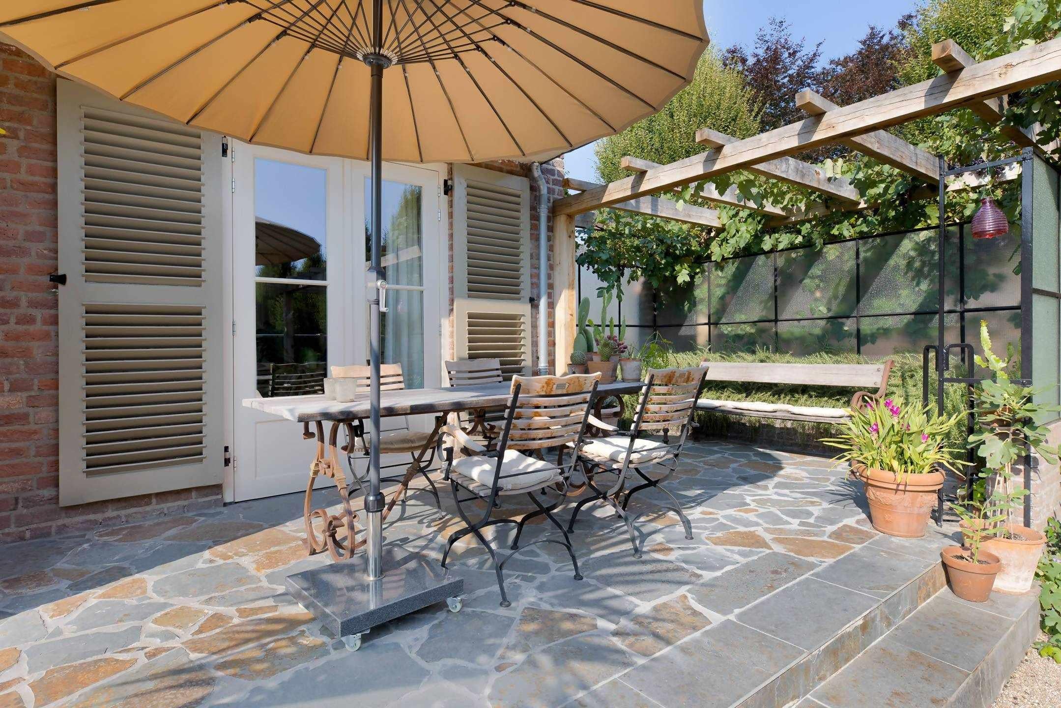 Multicolour flagstones roest-tint-Van den Heuvel & Van Duuren-buitenruimte tuin terras,flagstones terras tuin,landelijke tuin terras,Tuin,tuin met natuursteen terras,tuin terras natuursteen-Multicolour flagstones met roest-tinten-OBLY