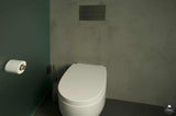 Natuurlijke warme badkamer-Fors design badkamers-alle,Badkamer,badkamer met aardetinten,badkamer met betonlook en hout,badkamer met zachte verlichting,minimalistische warme badkamer,moderne badkamer met natuurlijke materialen,natuurlijke badkamer inspiratie,organische badkamer stijl,rustige spa badkamer thuis,warme badkamer met houtlook-Warme badkamer met natuurlijke materialen | Fors Design-OBLY