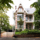 Ontwerp en renovatie rijksmonumentaal herenhuis-FOAM Architecten-alle,herenhuis,klassieke woonkamer,landelijke woonkamer interieur,Monumentaal,Woonkamer,woonkamer met houten balken,woonkamer met open haard,zolder woonkamer met balken-OBLY