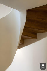 Ronde gebogen trap in villa-Groeneveld & Poirot Interieurbouw-alle,Woonkamer-OBLY