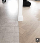 Serene visgraatvloer in nieuwbouwwoning-The Woodstore-alle,Woonkamer-OBLY