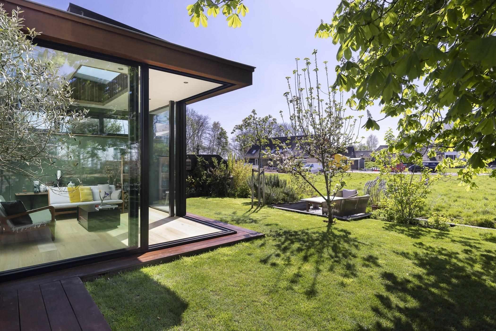 Serreaanbouw aan een karakteristieke villa-Busscher Serrebouw-aanbouw,aluminium serre,glazen serre tuinzijde,luxe serre uitbouw,moderne serre woning,serre aanbouw-Serreaanbouw aan een karakteristieke villa-OBLY