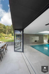 Solarlux glazen vouwwand bij zwembad-Solarlux Nederland BV-Aanbouw,alle-OBLY