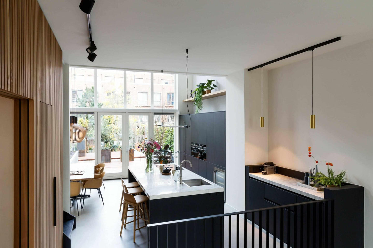 Spectaculaire splitlevel woning-BNLA architecten-moderne architectuur,open interieur,splitlevel woning,woning renovatie,Woonkamer-OBLY