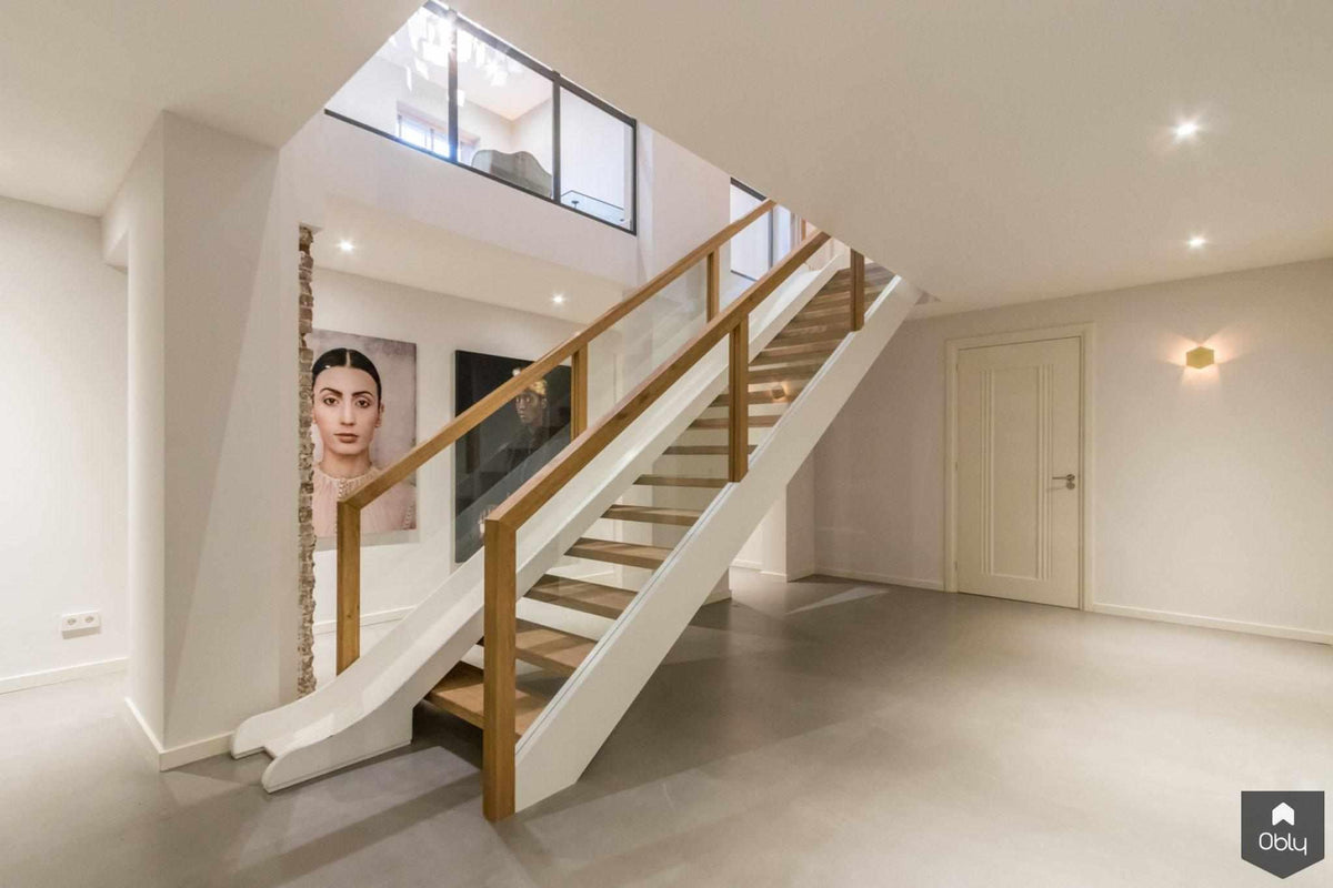 Steektrap glazen balustrade glijbaan-Van Bruchem Staircases-alle,Entree hal trap-OBLY