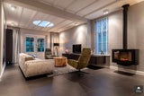 Stijlvolle jaren ’30 woning met stalen deuren en moderne haard-Kroekenstoel Excellence Design-alle,jaren 30 woning,luxe woonkamer,moderne haard,stalen deuren,stijlvolle leefruimte,tijdloos interieur,warm interieur,Woonkamer-Jaren ’30 woning met stalen deuren en haard | Kroekenstoel-OBLY