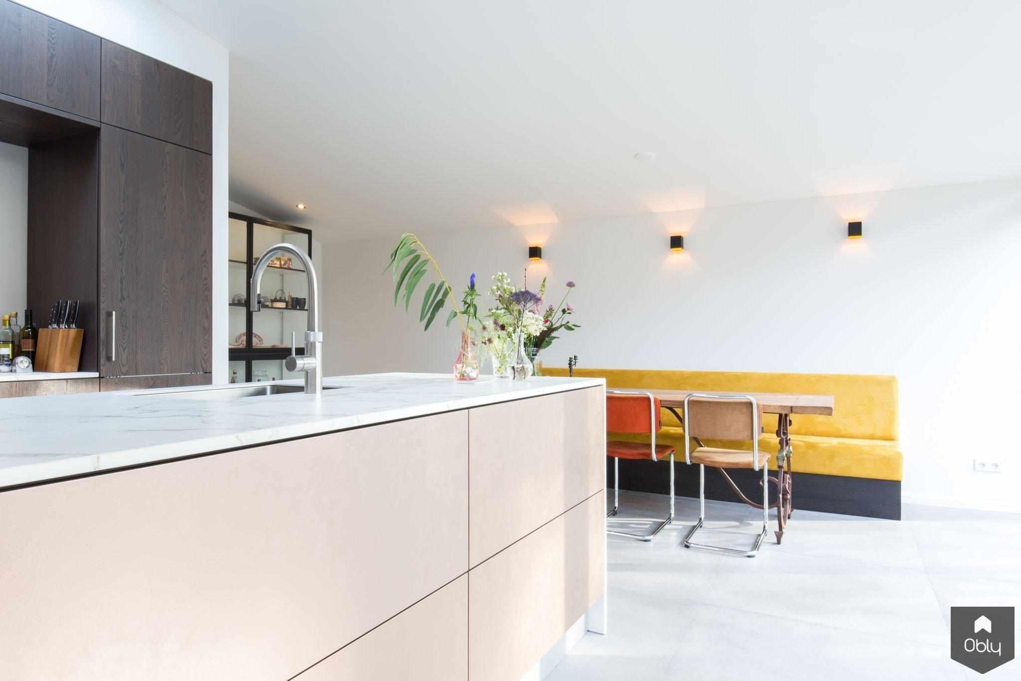 Stijlvolle leefkeuken met koperkleurig eiland-Keukenstudio Stormink-alle,Keuken-OBLY