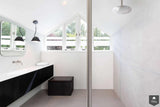 Stoere witte badkamer met zwarte accenten-Fors design badkamers-alle,Badkamer-OBLY