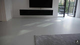 Strakke gietvloer in moderne woning-MC Gietvloeren-alle,Woonkamer-OBLY