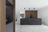 Strakke keuken met marmerlook keukenblok-Mereno-Keuken-OBLY