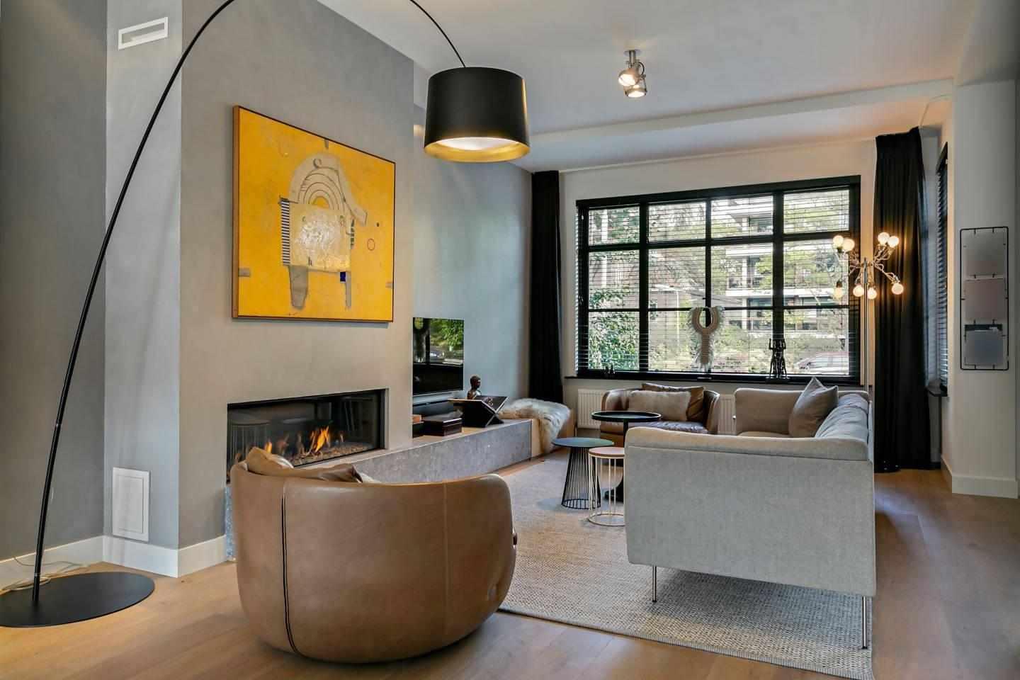 Strakke moderne inrichting-Stijn de Ruyter Interieurarchitectuur-badkamer ontwerp,contrast,hout,Interieur,interieur design,lichte kleuren,minimalistisch,modern interieur,moderne keuken,persoonlijke accenten,rvs keuken,tegels,warme materialen-Strakke moderne inrichting-OBLY
