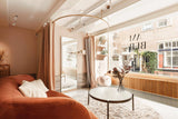 Totale renovatie woning met kantoor-Studio Lieke Sanders-alle,donkergroen interieur,kantoor aan huis,lichte afwerking,maatwerk keuken,modern interieur,sfeervolle verlichting,Slaapkamer,stijlvolle inrichting,travertin,warme tinten,woning renovatie,woon-werk combinatie,Woonkamer-Totale renovatie woning met kantoor -OBLY