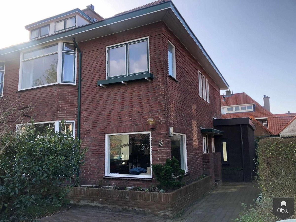 Uitbouw jaren 30 woning - Voorburg-Nugter Architectuur-BaksteenArchitectuur,ContrasterendMateriaal,DetaileringGevel,Exterieur,jaren 30 woning,Jaren30Uitbouw,ModerneAanvulling,OudNieuwContrast,StalenKozijnen-OBLY