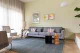 Uitbouw tv kamer-Pleun Interiors-gezellige zithoek,interieur met behang,lichte woonkamer,modern behang woonkamer,sfeervolle woonkamer,stijlvolle tv kamer,tijdloos interieur,tv kamer,uitbouw,warme woonkamer inrichting,woonkamer inspiratie-Uitbouw tv kamer met tijdloos behang-OBLY