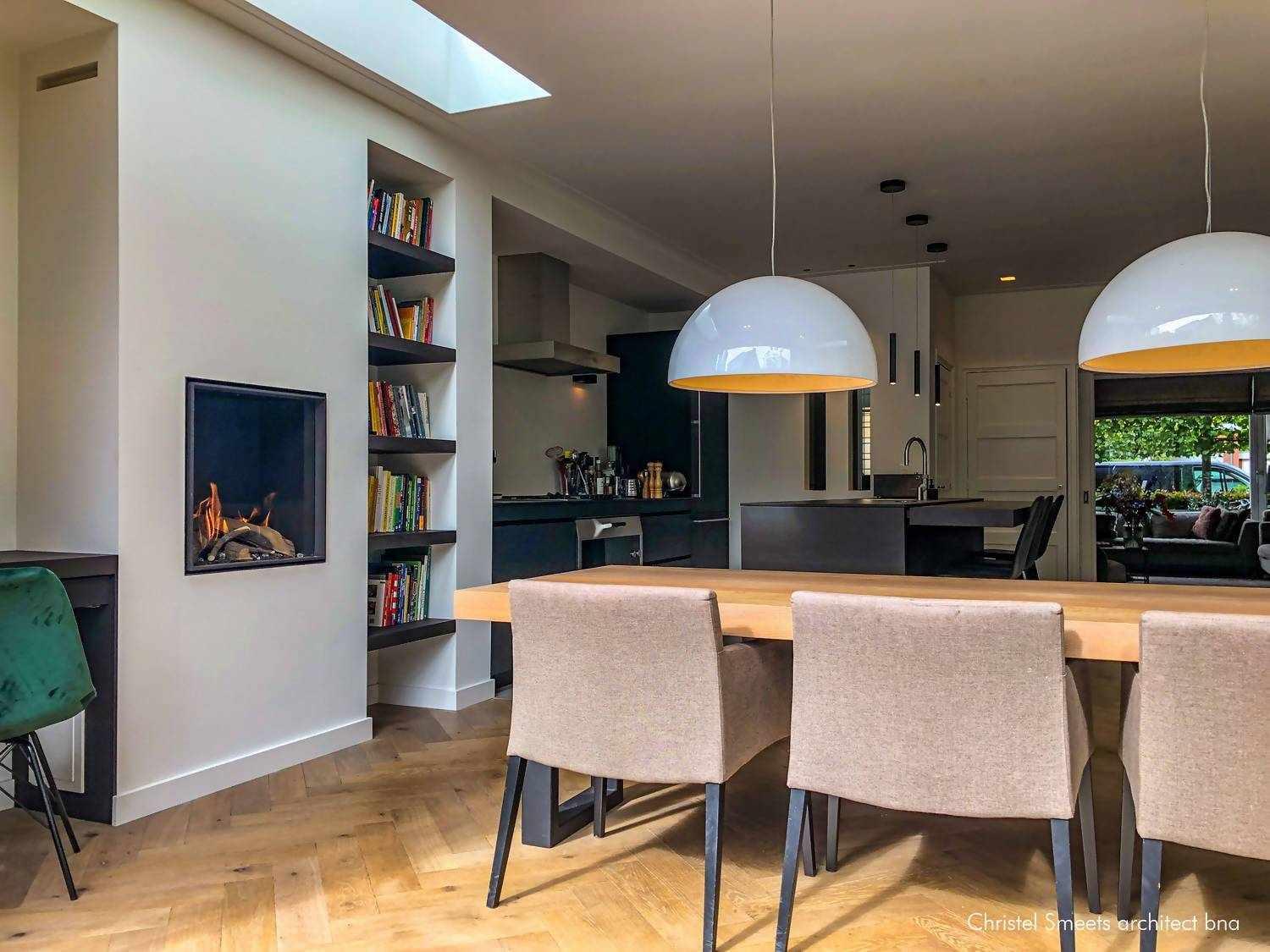 Uitbreiding jaren 30 tussenwoning-Christel Smeets architect bna-aanbouw,exterieur aanbouw woning,interieur jaren 30 woning vloer,keuken houten vloer design,woonkamer moderne visgraat vloer,woonkamer visgraat houten vloer-Uitbreiding jaren 30 woning -OBLY