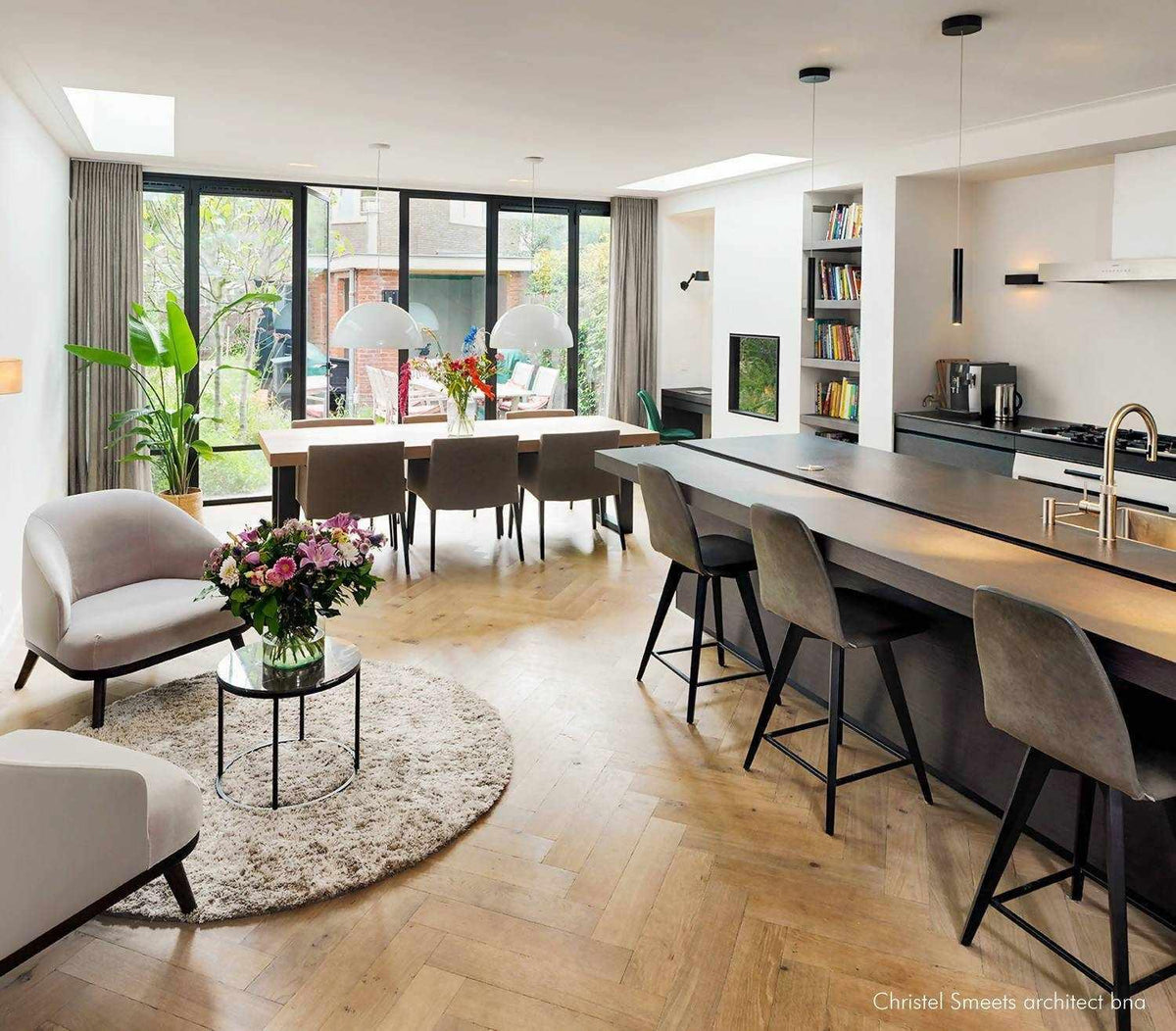 Uitbreiding jaren 30 tussenwoning-Christel Smeets architect bna-aanbouw,exterieur aanbouw woning,interieur jaren 30 woning vloer,jaren 30 woning,keuken houten vloer design,woonkamer moderne visgraat vloer,woonkamer visgraat houten vloer-Uitbreiding jaren 30 woning -OBLY