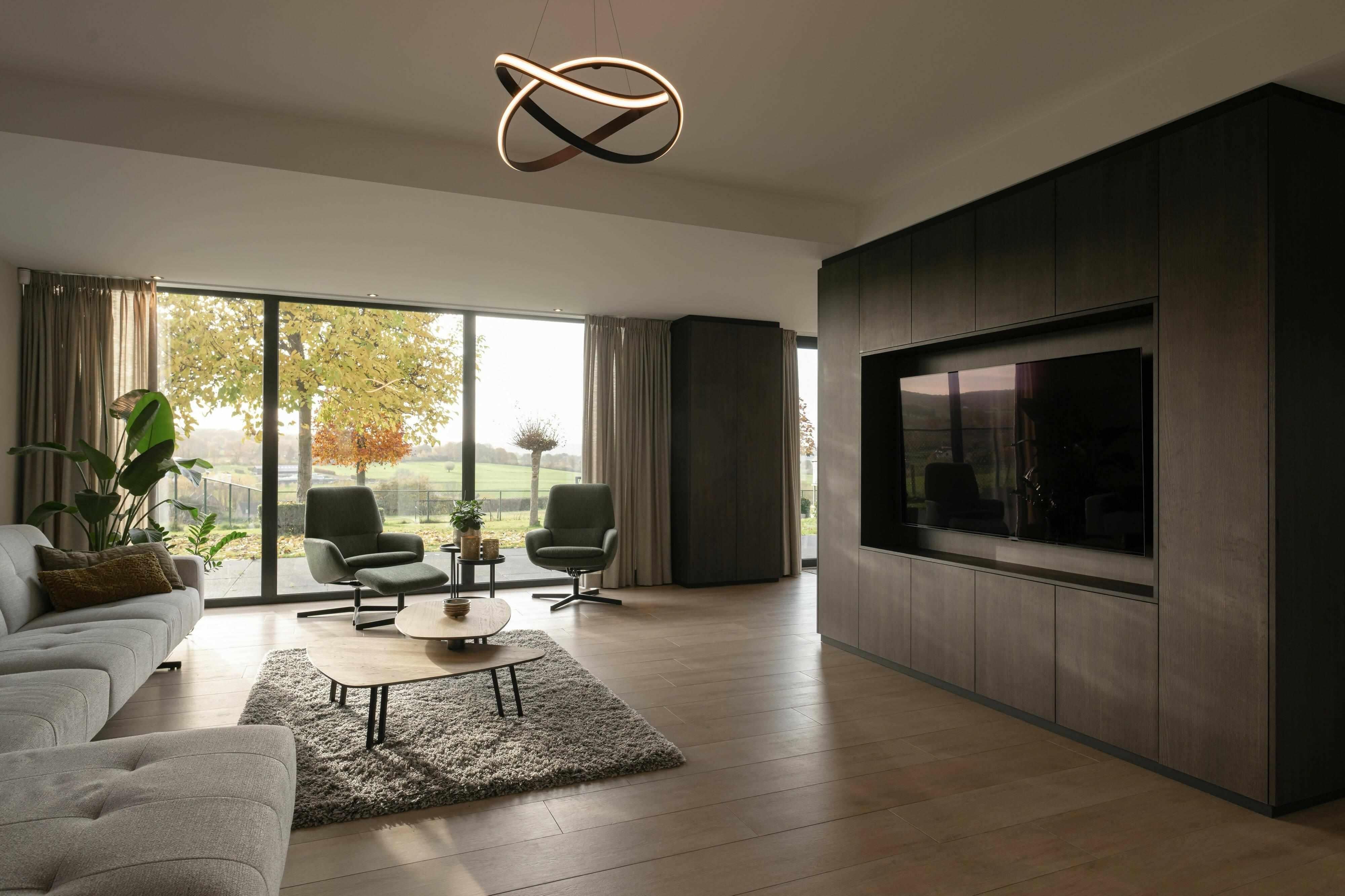 Verbouwing met zichtlijnen-Elke Speck interieurontwerp-donkere houttinten,kamer ensuite meubels,luxe woonkamerinrichting,maatwerk interieurdesign,maatwerk tv meubel,moderne woningverbouwing,open leefruimte,stijlvolle woonarchitectuur,verbouwing met zichtlijnen,Woonkamer-Verbouwing met zichtlijnen-OBLY
