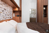 Warme maatwerk slaapkamer van notenhout-De Suite-alle,Slaapkamer-OBLY