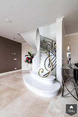 Wenteltrap met siersmeedwerk-Van Bruchem Staircases-alle,Entree hal trap-OBLY