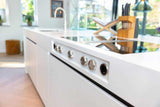 Wit corian werkblad met kookeiland-Cora Techniek-Keuken-Kookeiland met wit Corian werkblad-OBLY