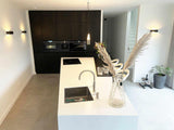 Witte keuken met warm houtfineer-Keukenarchitectuur Midden Brabant-Keuken-OBLY