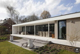 Woonhuis P - exterieur-Grosfeld Bekkers van der Velde Architecten-alle,Exterieur,Exterieur vrijstaand,minimalistische architectuur,moderne villa,moderne woning,strakke gevel,veel glas,vrijstaande woning-OBLY