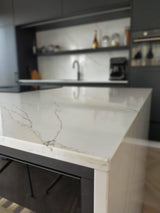 Zwart keukeneiland met composiet keukenblad-Gebr. Smits-keuken-Zwart keuken eiland met composiet keukenblad-OBLY