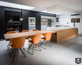 Zwarte moderne keuken met wit keukeneiland-Culimaat-alle,Keuken-OBLY