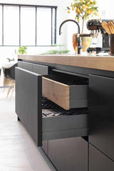 Zwarte moderne landelijke keuken-Restyle-XL-Keuken-landelijk moderne zwarte keuken-OBLY