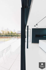 Zwarte schuifpui bij moderne villa-KELLER minimal windows® by Kumasol-alle,Exterieur vrijstaand,Vrijstaand-Zwarte schuifpui bij moderne villa | OBLY.com-OBLY