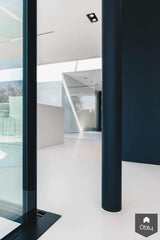 Zwarte schuifpui bij moderne villa-KELLER minimal windows® by Kumasol-alle,Exterieur vrijstaand,Vrijstaand-Zwarte schuifpui bij moderne villa | OBLY.com-OBLY