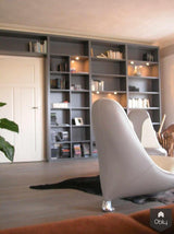 opknappen klassieke boekenkast-Doret Schulkes Interieurarchitect-alle,boekenkast renovatie,grijs gespoten kast,klassieke boekenkast,luxe woonkamerinrichting,maatwerk wandkast,moderne woonkamer,opknappen woonkamer,strakke interieurstijl,Woonkamer-OBLY