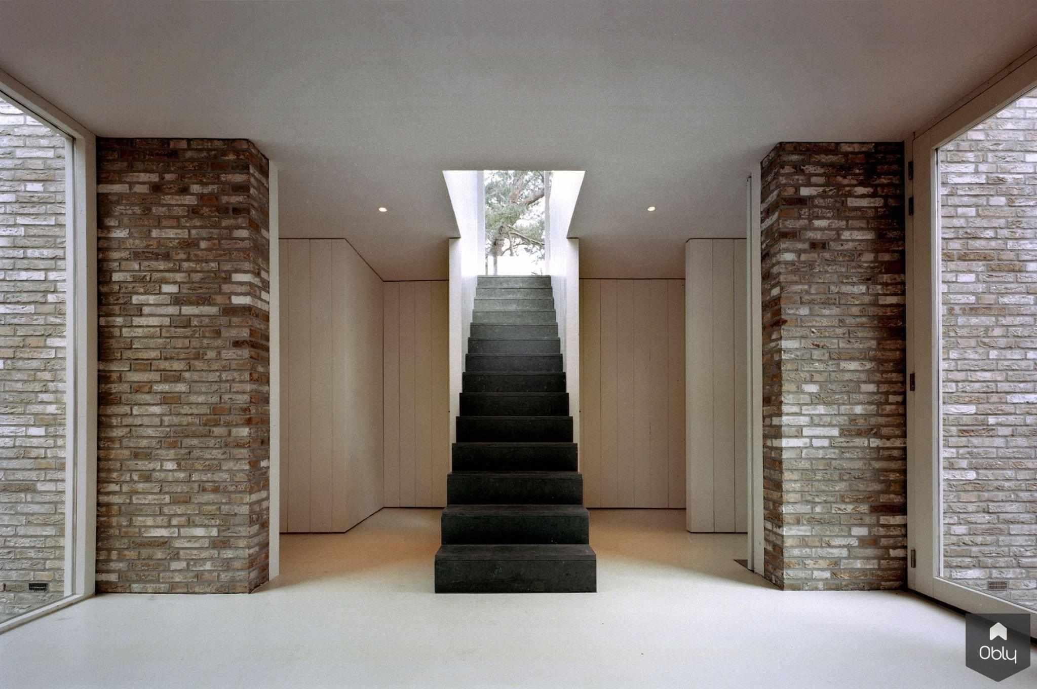 villa bergen - trap-Paul Seuntjens Architectuur + Interieur-alle,boszicht,centrale hal,Entree hal trap,vide-OBLY